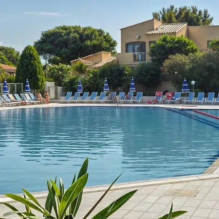 Holiday home Terrasse Privee, Piscine, A 5 Mn De La Agde